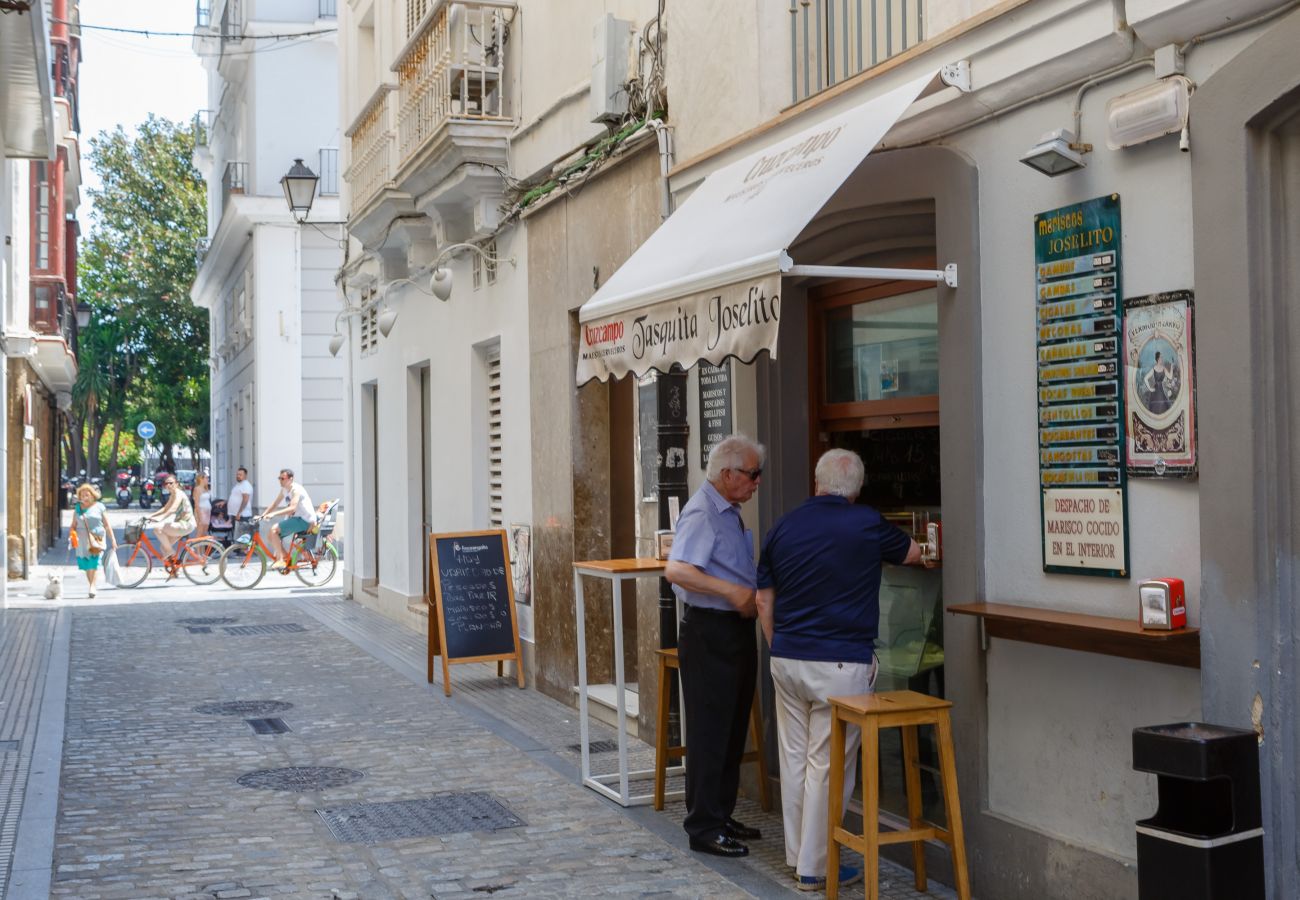 Apartamento en Cádiz - La Sorpresa del GENOVES by Cadiz4Rentals