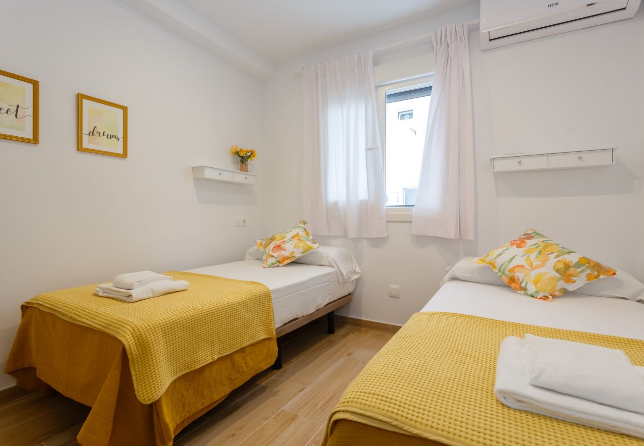 Apartamento en Cádiz - Casa ROS PLAYA (free parking) by Cadiz4Rentals