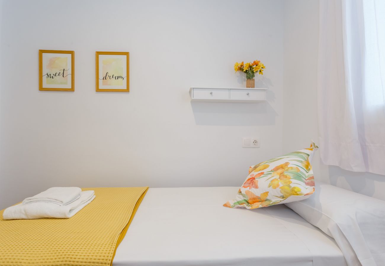 Apartamento en Cádiz - Casa ROS PLAYA (free parking) by Cadiz4Rentals