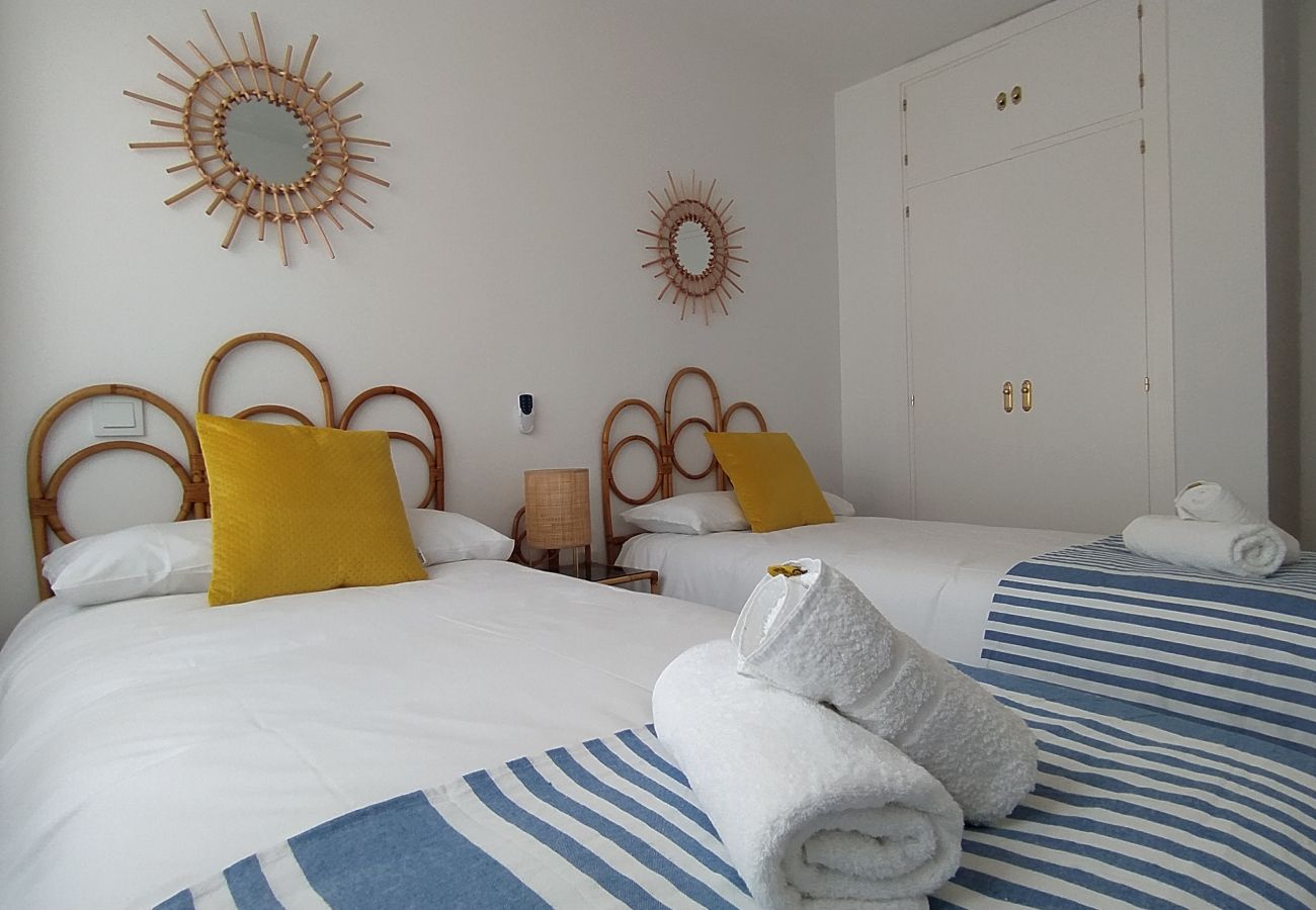 Apartamento en Cádiz - AZAHAR Playa Home by Cadiz4Rentals