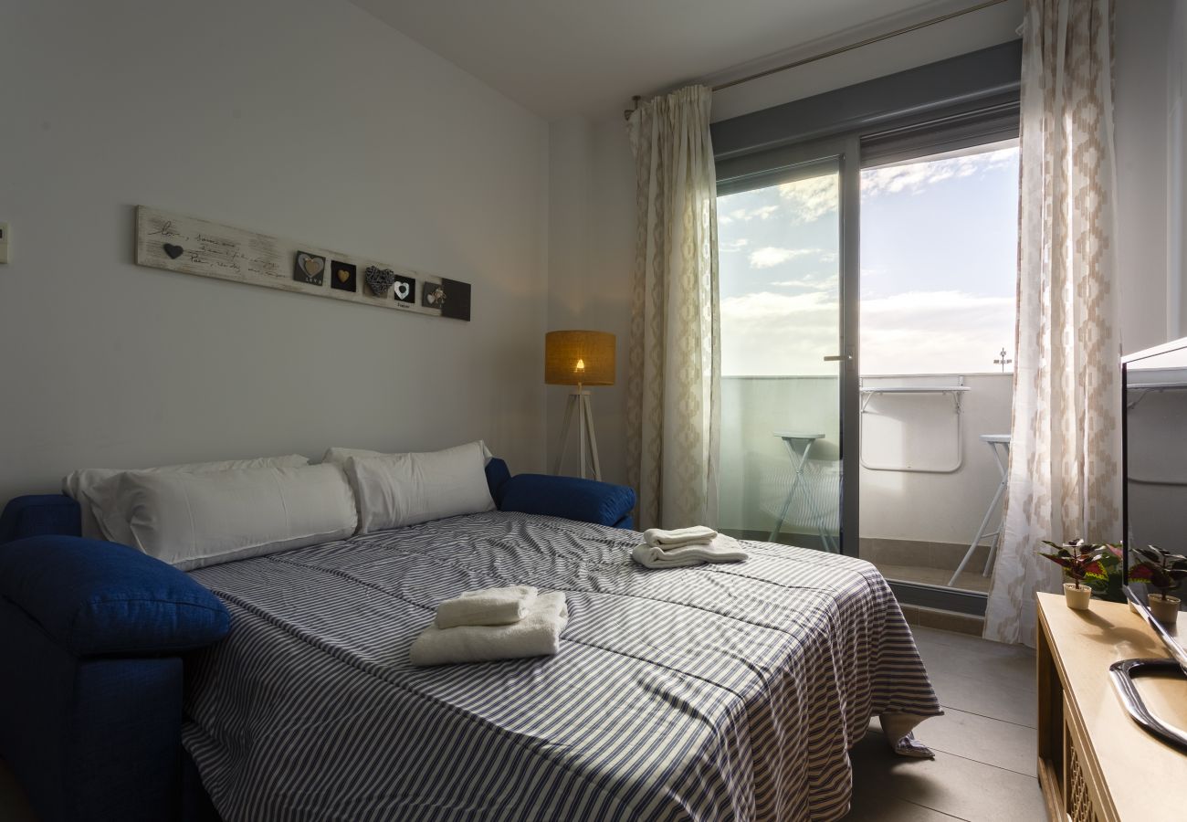 Apartamento en Cádiz - POSEIDON Beach Apartment & parking by Cadiz4Rental