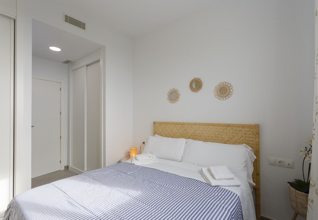 Apartamento en Cádiz - POSEIDON Beach Apartment & parking by Cadiz4Rental