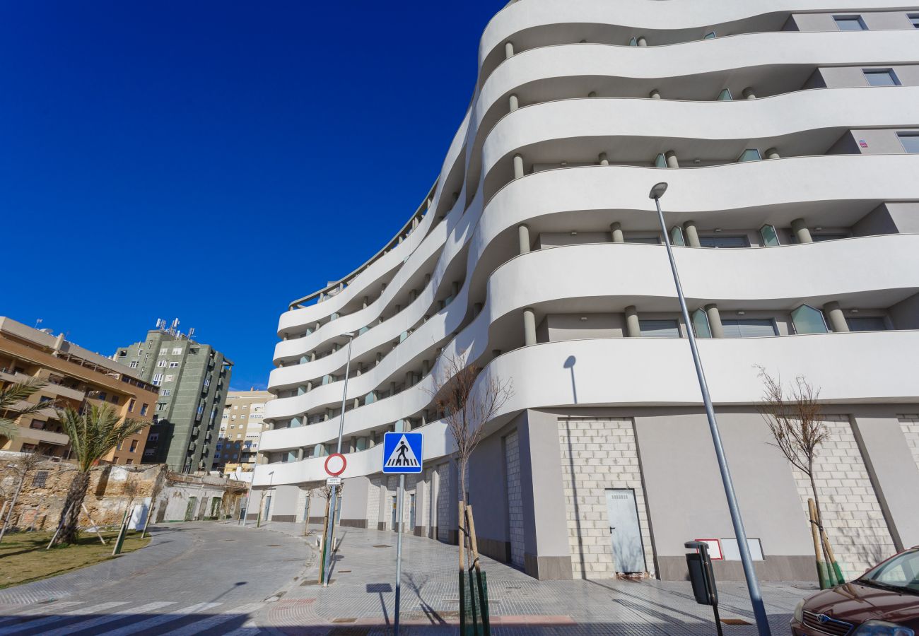 Apartamento en Cádiz - POSEIDON Beach Apartment & parking by Cadiz4Rental