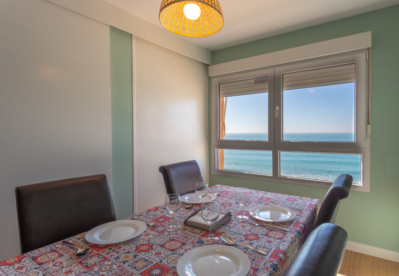 Apartament en Cádiz - GAVIOTA Family Home free parking by Cadiz4Rentals