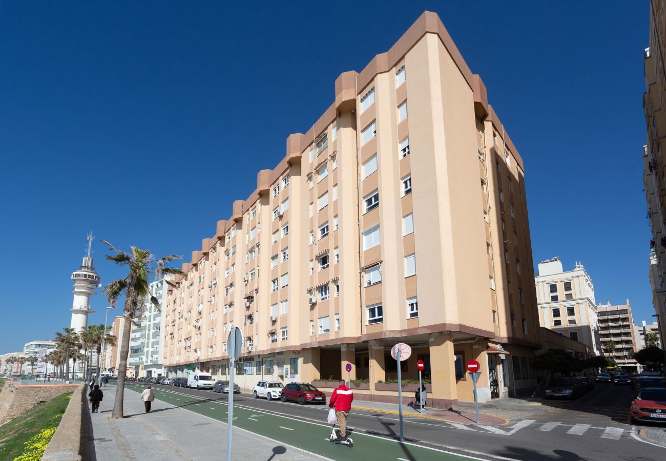 Apartament en Cádiz - GAVIOTA Family Home free parking by Cadiz4Rentals