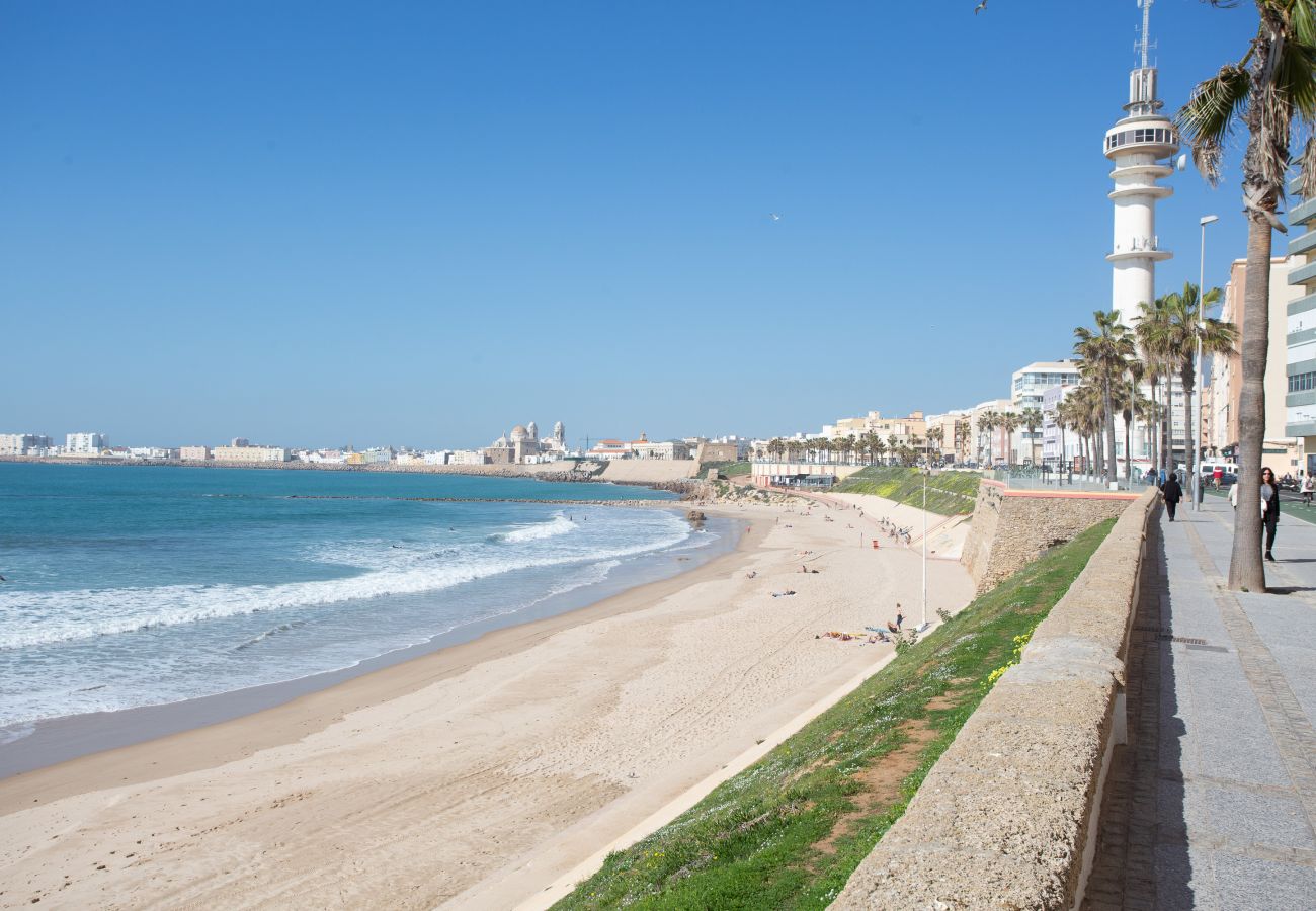 Apartament en Cádiz - GAVIOTA Family Home free parking by Cadiz4Rentals