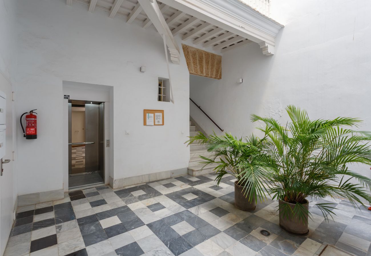 Apartament en Cádiz - The QUEEN's Designer Apartment by Cadiz4Rentals