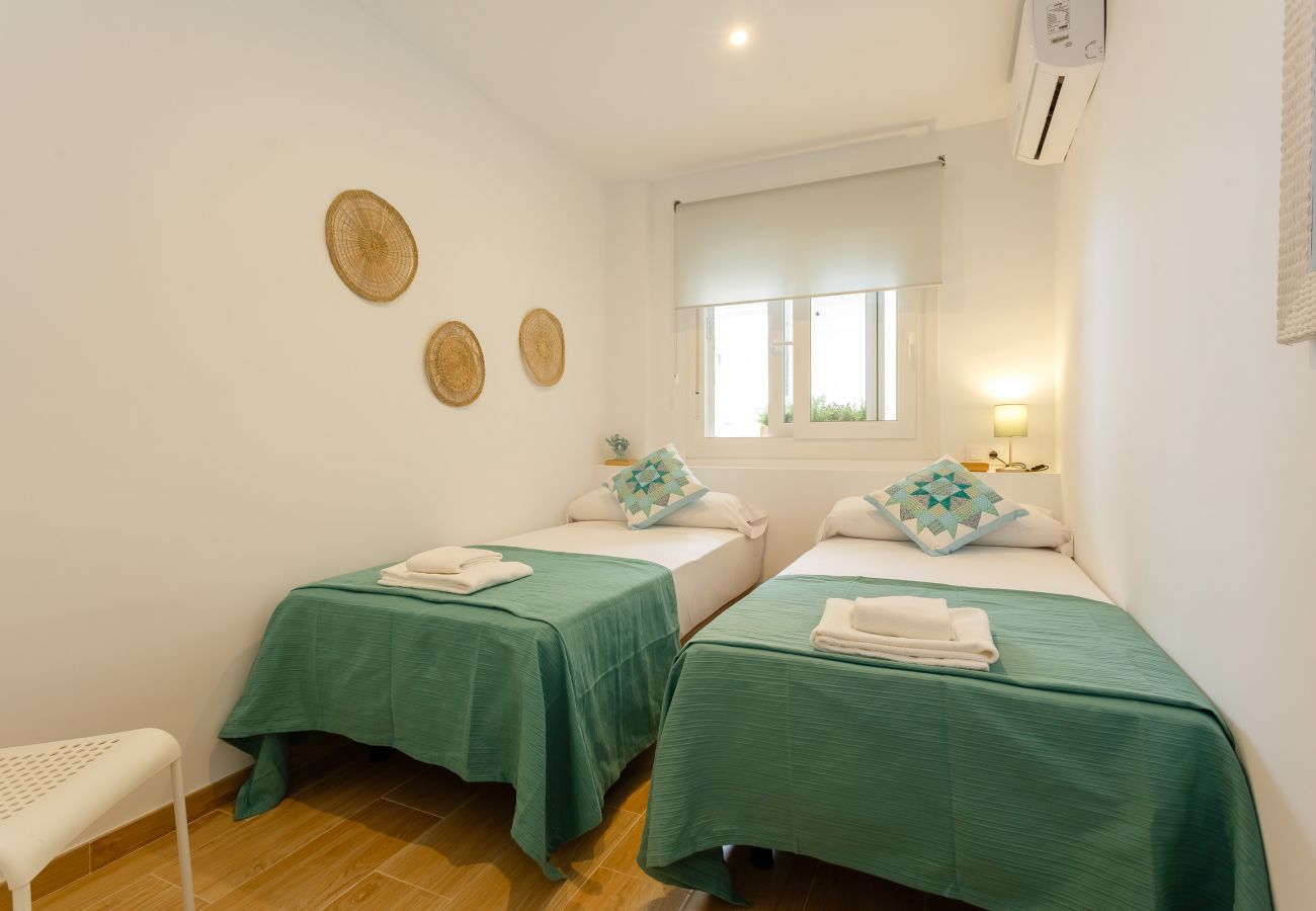 Apartment in Cádiz - Casa ROS PLAYA (free parking) by Cadiz4Rentals